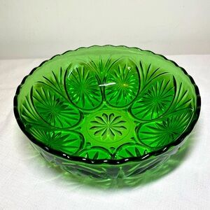 Anchor Hocking Medallion Green (Winter) Bowl, from the mid-20th century